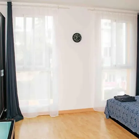A Studio-apartment In A Newly Built House.wifi Apartment